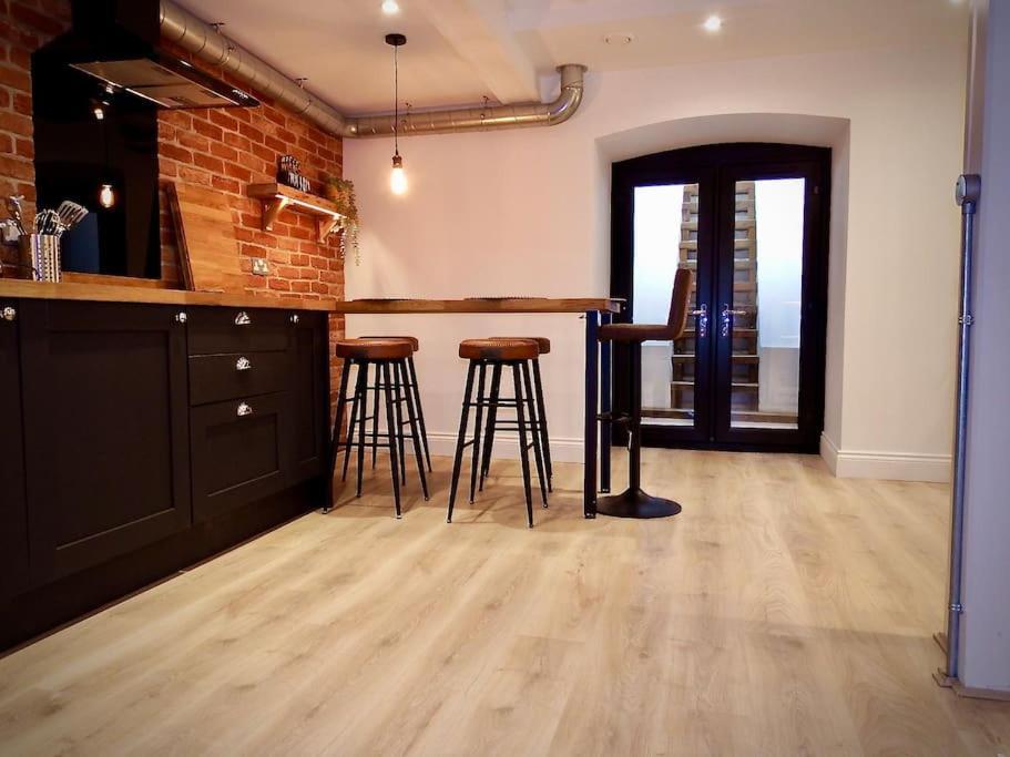 Newly Renovated Stunning Warehouse Apartment Bournemouth Exterior foto
