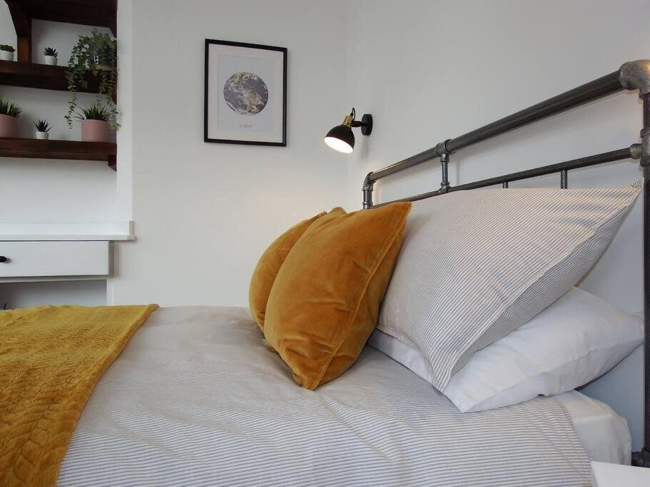 Newly Renovated Stunning Warehouse Apartment Bournemouth Exterior foto